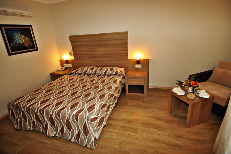 Club Side Coast Hotel Colakli Bagian luar foto