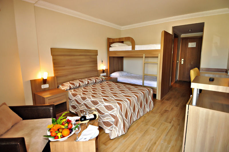 Club Side Coast Hotel Colakli Bagian luar foto